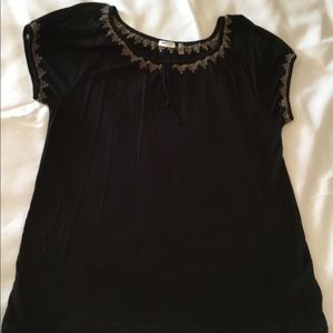 DKNYC top with stitch trim